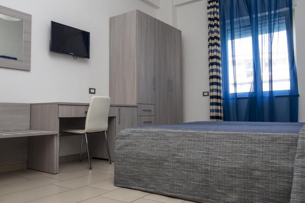 Holiday Affittacamere Corigliano Calabro Exterior foto