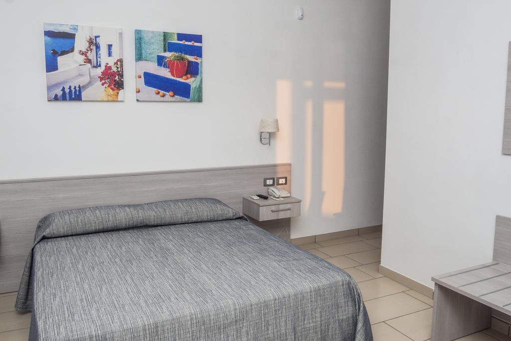 Holiday Affittacamere Corigliano Calabro Exterior foto